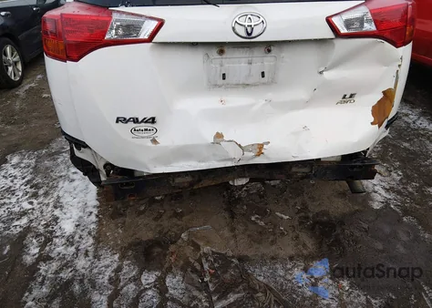 2015 Toyota Rav4 Le z USA, uszkodzony, nr VIN JTMBFREV4FD157712